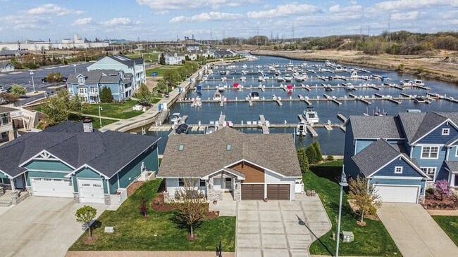 Building Photo - 1193 Bay Side Dr