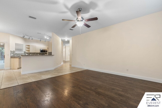 Building Photo - 7 Robin Pl