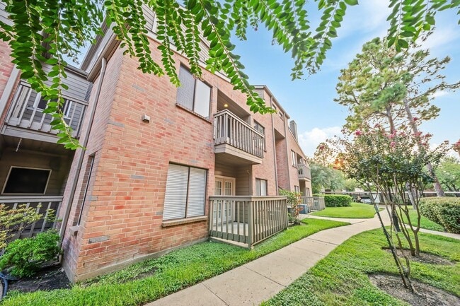 Building Photo - 2023 Gentryside Dr