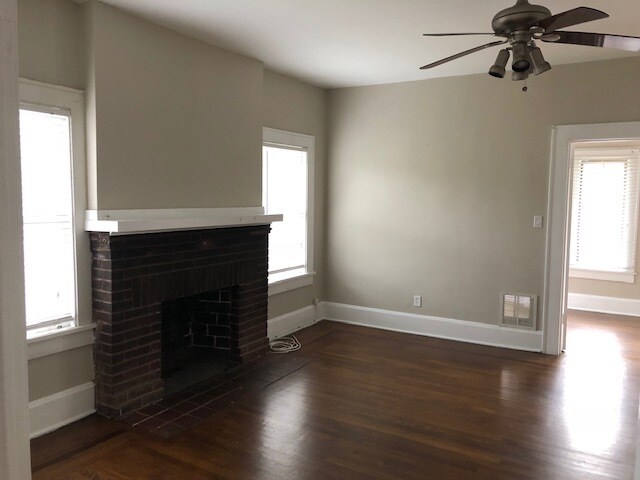 Building Photo - 1334 N Laura St