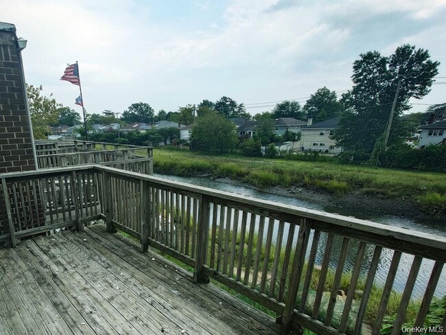 Building Photo - 256-20 Craft Ave