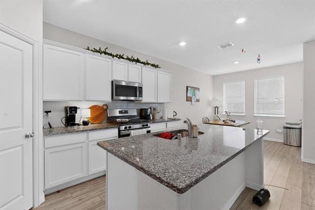 Building Photo - 423 Pepperbark Ave