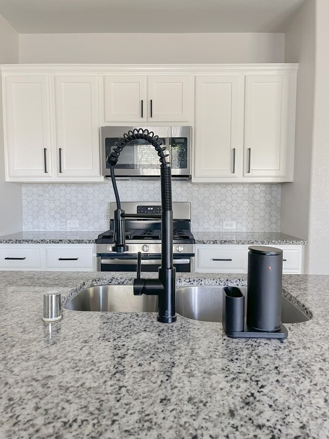 Building Photo - 21130 American Yellowwood Pl