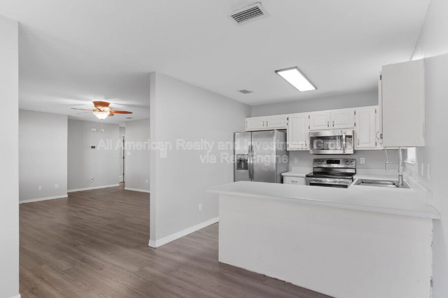 Building Photo - 908 Emily Cir