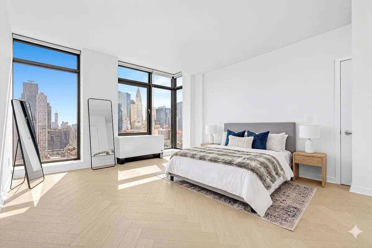 Building Photo - 49 E 34th St