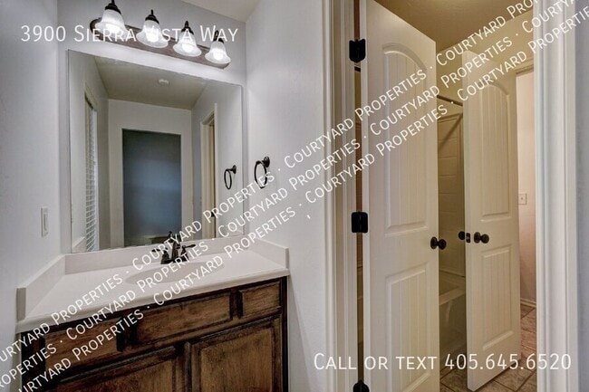 Building Photo - 3900 Sierra Vista Way