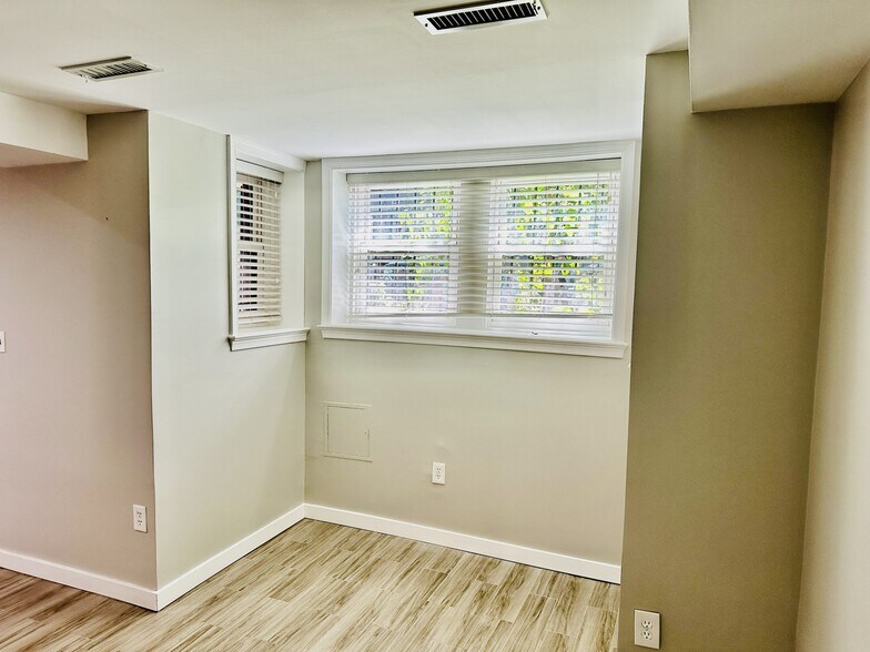 Building Photo - 2006 15th St NW