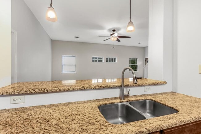 Building Photo - 3933 John Sharp Pkwy