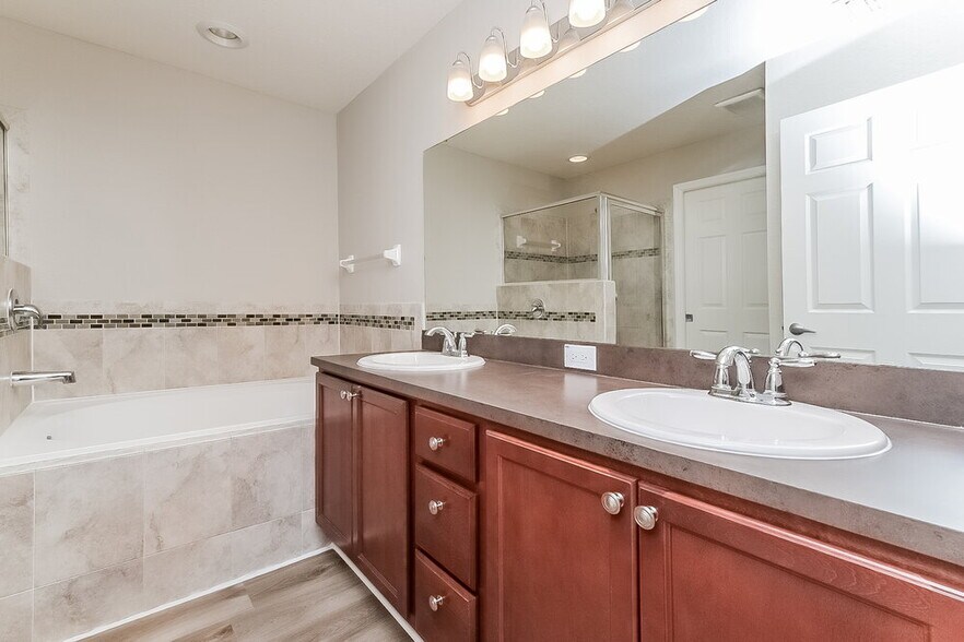 Building Photo - 1223 Sheridan Bay Dr
