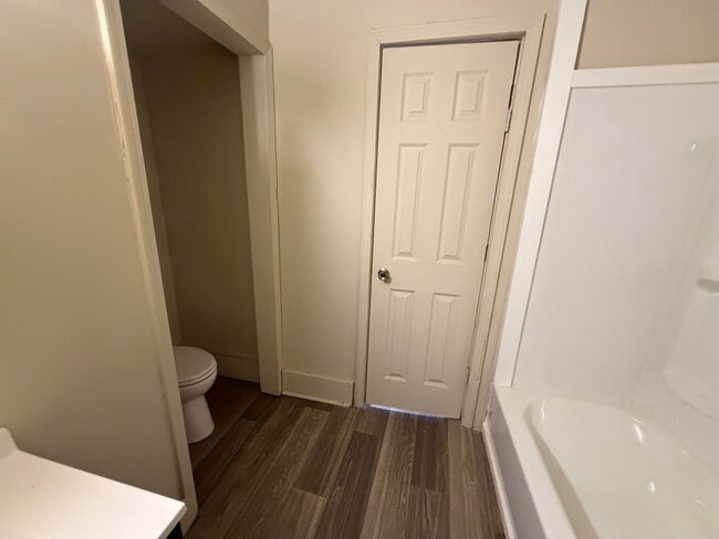 Building Photo - 601 Woodbury-W