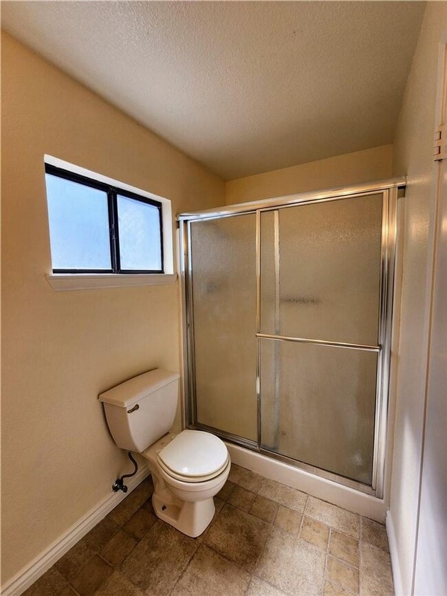 Building Photo - Helendale rental