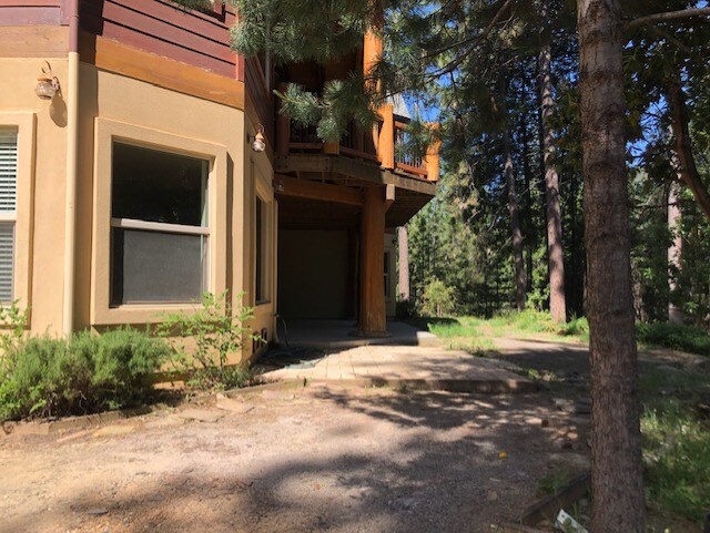 Building Photo - 31777 Lincoln Rd