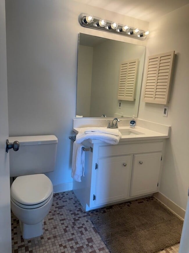 Building Photo - Salt Marsh Cove