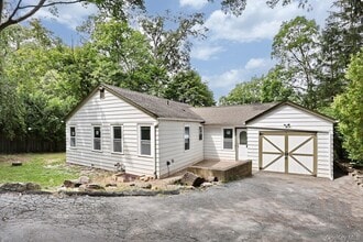 Building Photo - 40 Woodland Dr