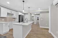 Building Photo - 2034 N Front St