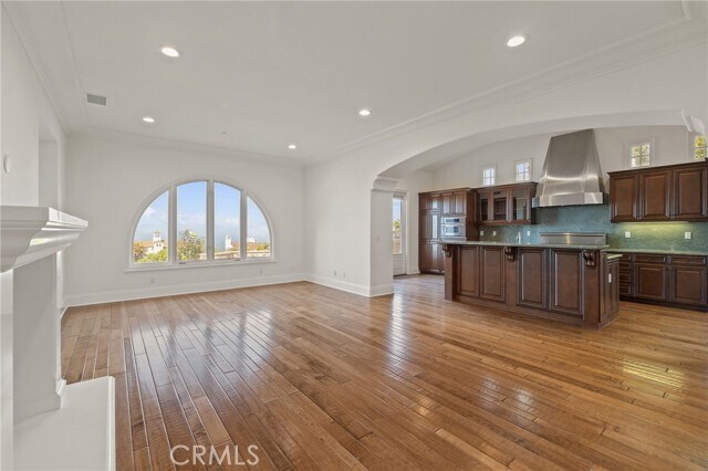 Building Photo - 30 Surfspray Bluff