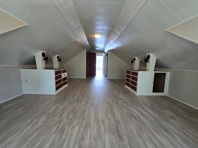Building Photo - 4231 N Marmora Ave