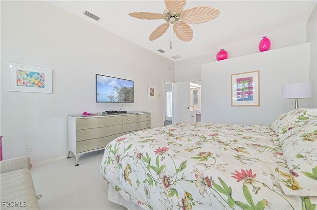 Building Photo - 3681 Lakemont Dr