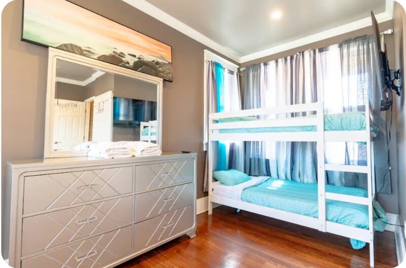 Building Photo - 431 N Holmes St