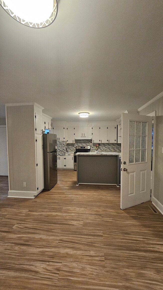 Building Photo - 202 N Caswell St