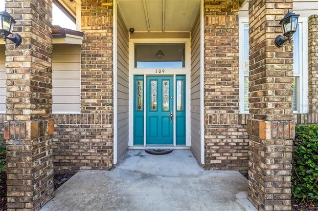 Building Photo - 109 Estates Cir