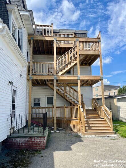 Building Photo - 98 Franklin St