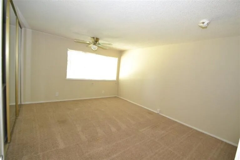Building Photo - 5118 E Ashlan Ave