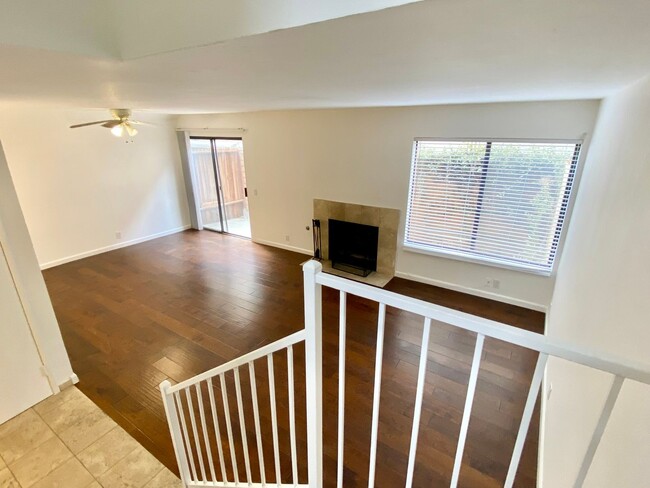 Building Photo - Charming 3-bedroom 2.5-bathroom Agoura Hil...