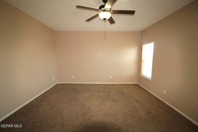 Building Photo - 3900 Loma Cortez Dr