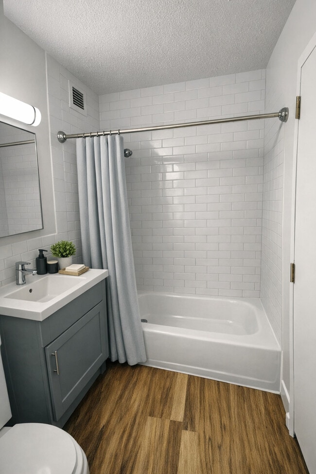 Building Photo - Kingsbury Towers