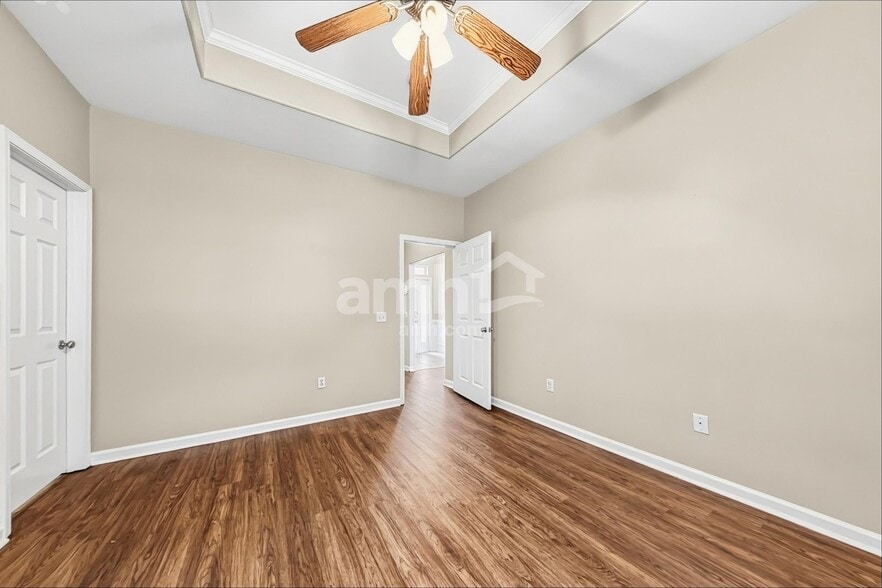 Building Photo - 1555 Bradley Blvd