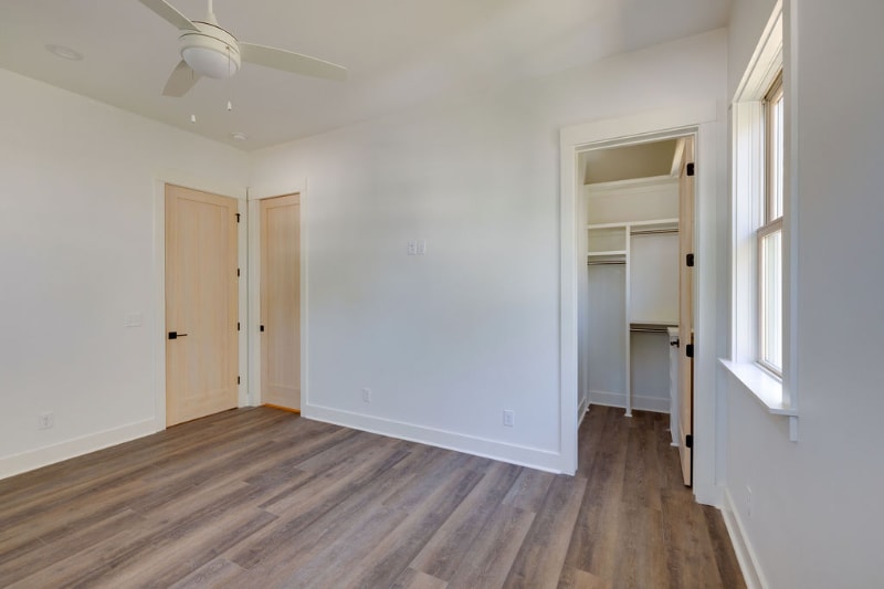 Building Photo - 4 River Oak Ln