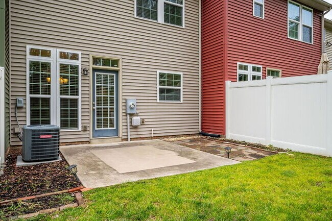 Building Photo - 3 Bedroom Townhome in Mechanicsville – $2,400/mo