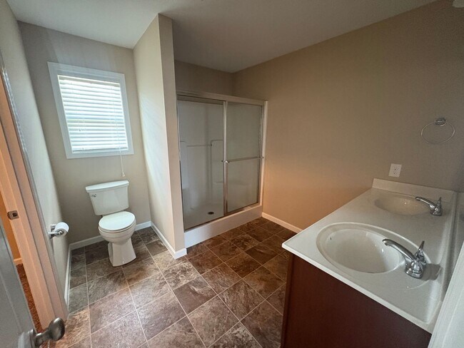 Building Photo - Charming 3BR/2.5BA in Hardin Valley!