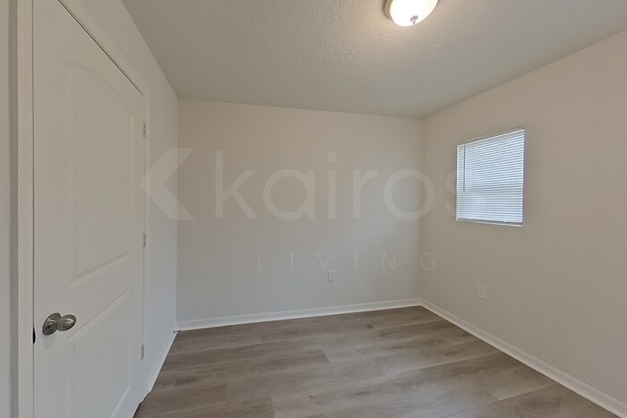 Building Photo - 20 Reindeer Ln