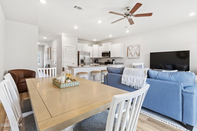 Building Photo - 205 Palmeras Marinas Ln