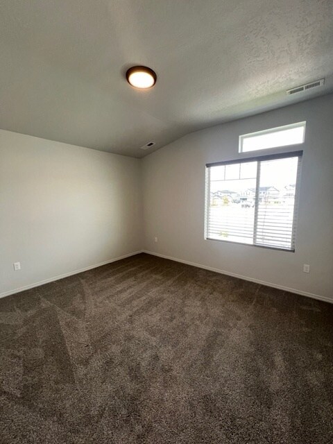 Building Photo - 4 Bed 2 Bath Home in Nampa!