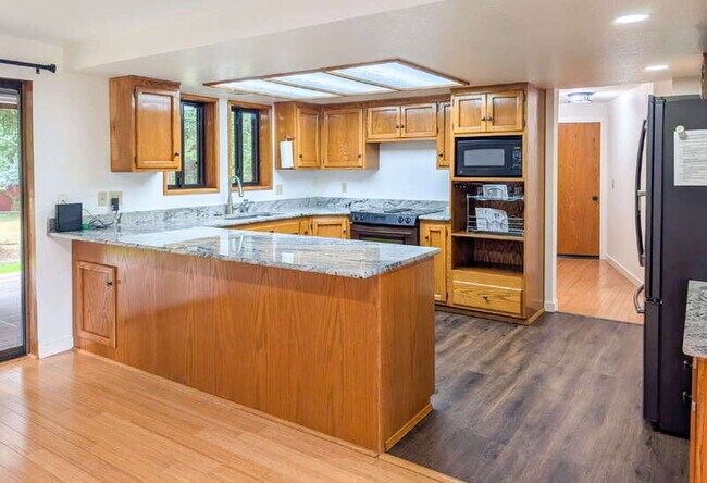 Building Photo - 18120 18th Ave NW