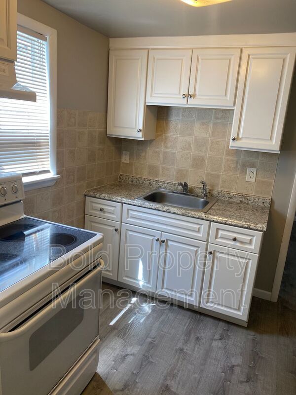 Building Photo - 507 Lehman