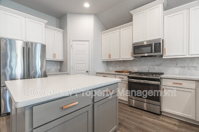 Building Photo - 1149 Cadogan Squire