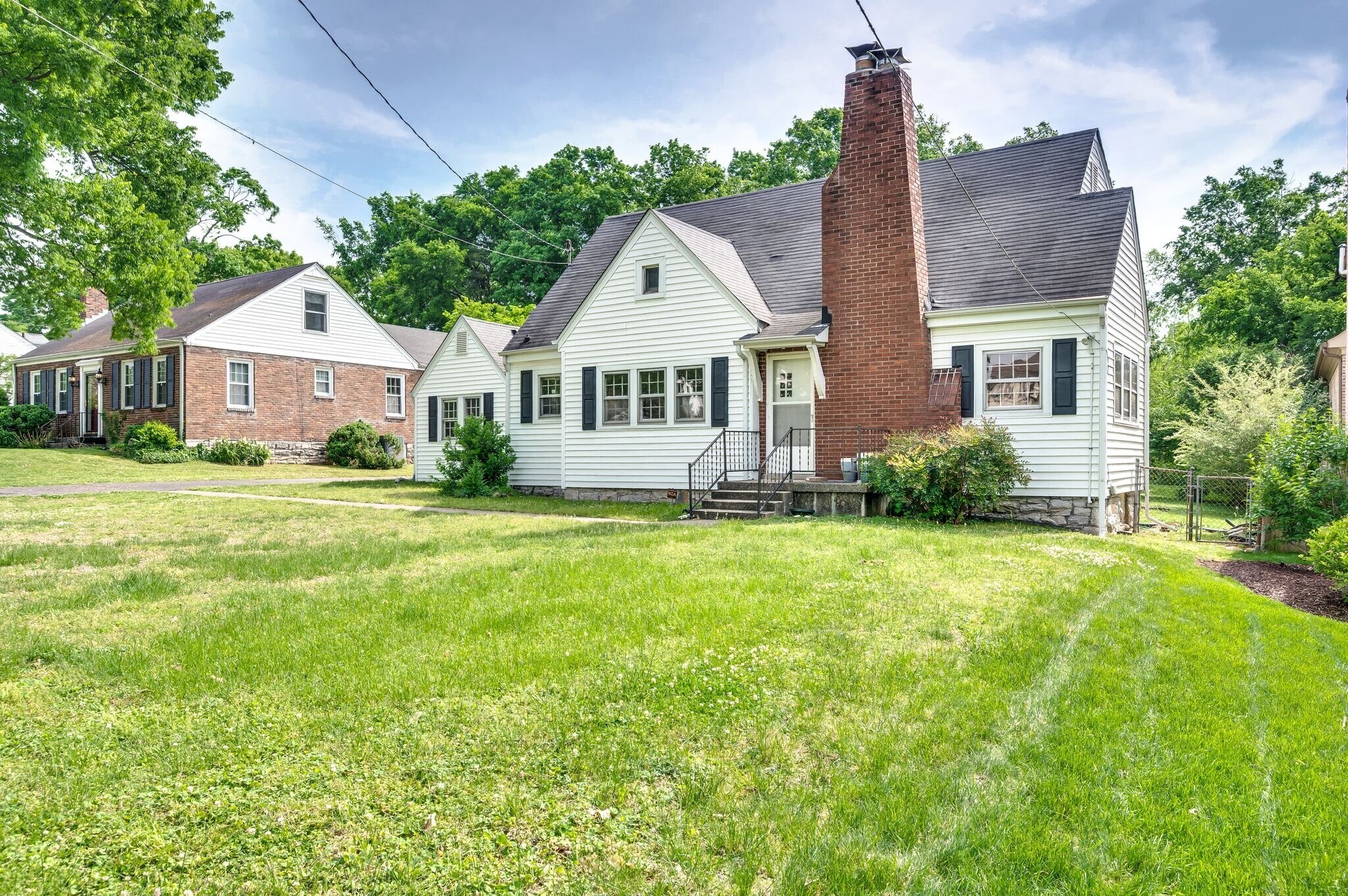 Building Photo - 712 Cantrell Ave