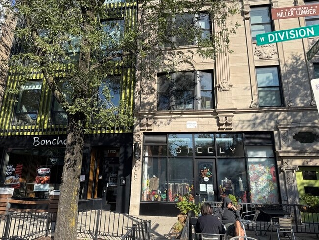 Primary Photo - 1728 W Division St