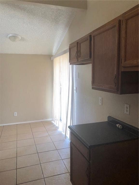 Building Photo - 8420 Waterfall Dr