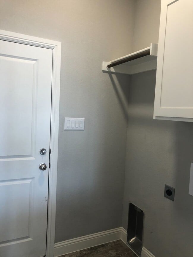 Building Photo - 4 Bdrm/2Bath in the Heart of Weatherford!