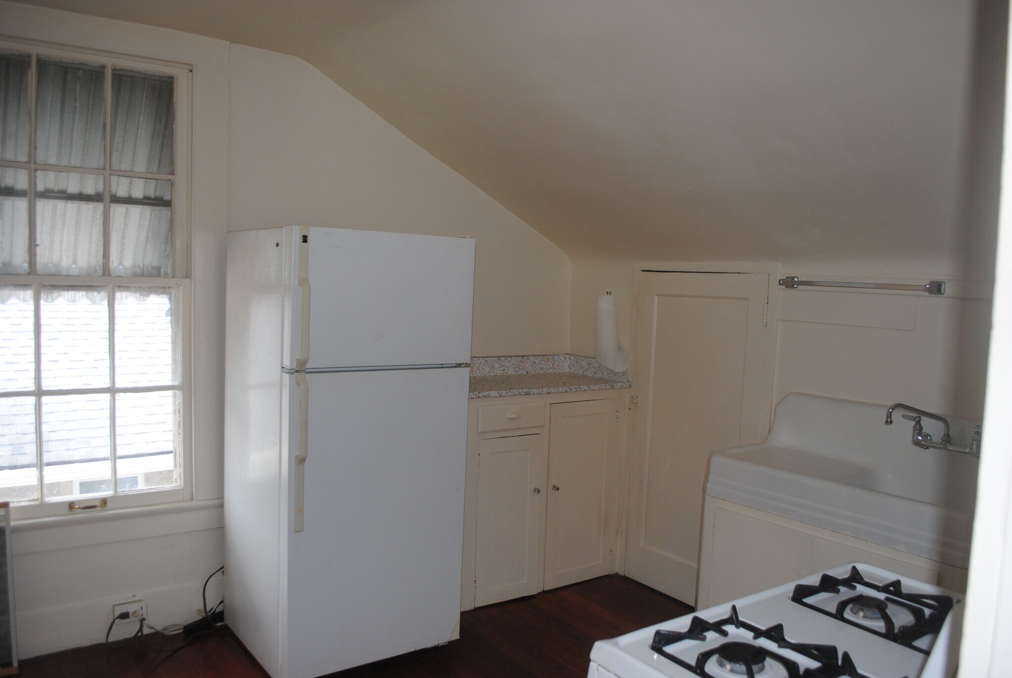 Building Photo - 1618 3rd St