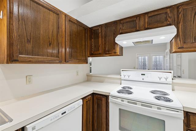 Building Photo - 2 Cedar Elm Cir