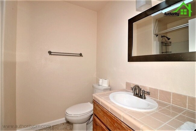 Building Photo - 1708 Gold Hills Dr