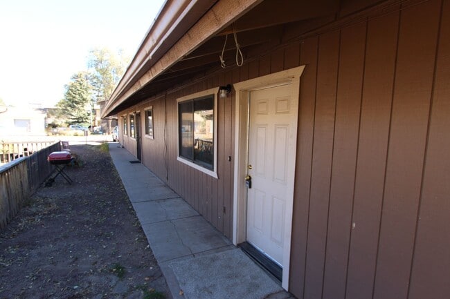 Building Photo - (594) 2905 N. Third Street Unit #3