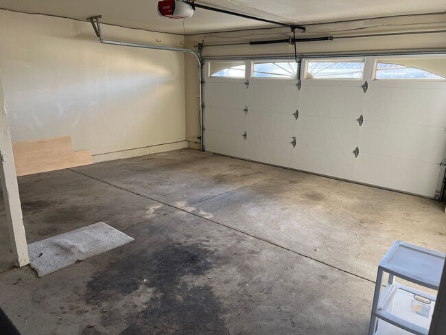 Building Photo - STYLISH HAYWARD HILLS CONDO WITH TWO PRIMARY SUITES AND BAY VIEWS!!!