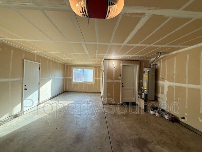 Building Photo - 2156 Fountain Square Ave